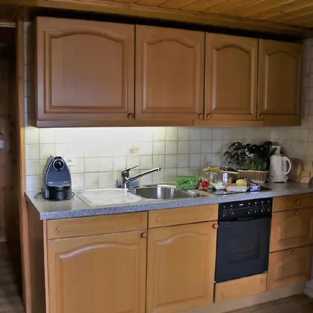 An Ruhiger Lage Mit Schoener Bergsicht By Interhome Lejlighed