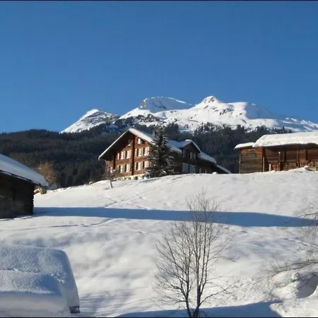 شقة An Ruhiger Lage Mit Schoener Bergsicht By Interhome *