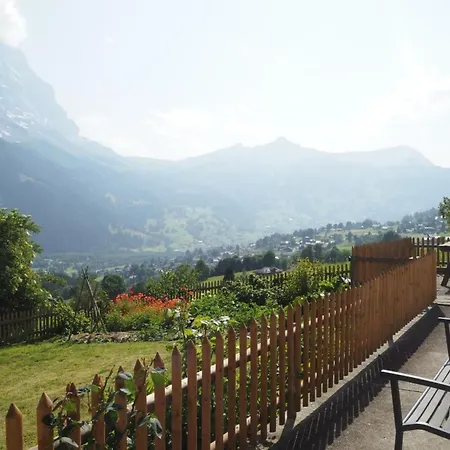 شقة An Ruhiger Lage Mit Schoener Bergsicht By Interhome جريندلوالد